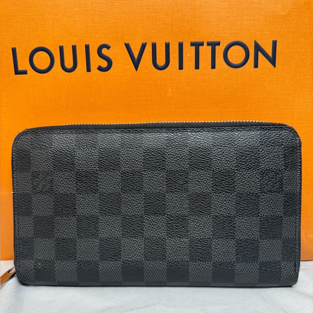 AUTHENTIC LOUIS VUITTON DAMIER GRAPHITE ZIPPY ORGANIZER WALLET